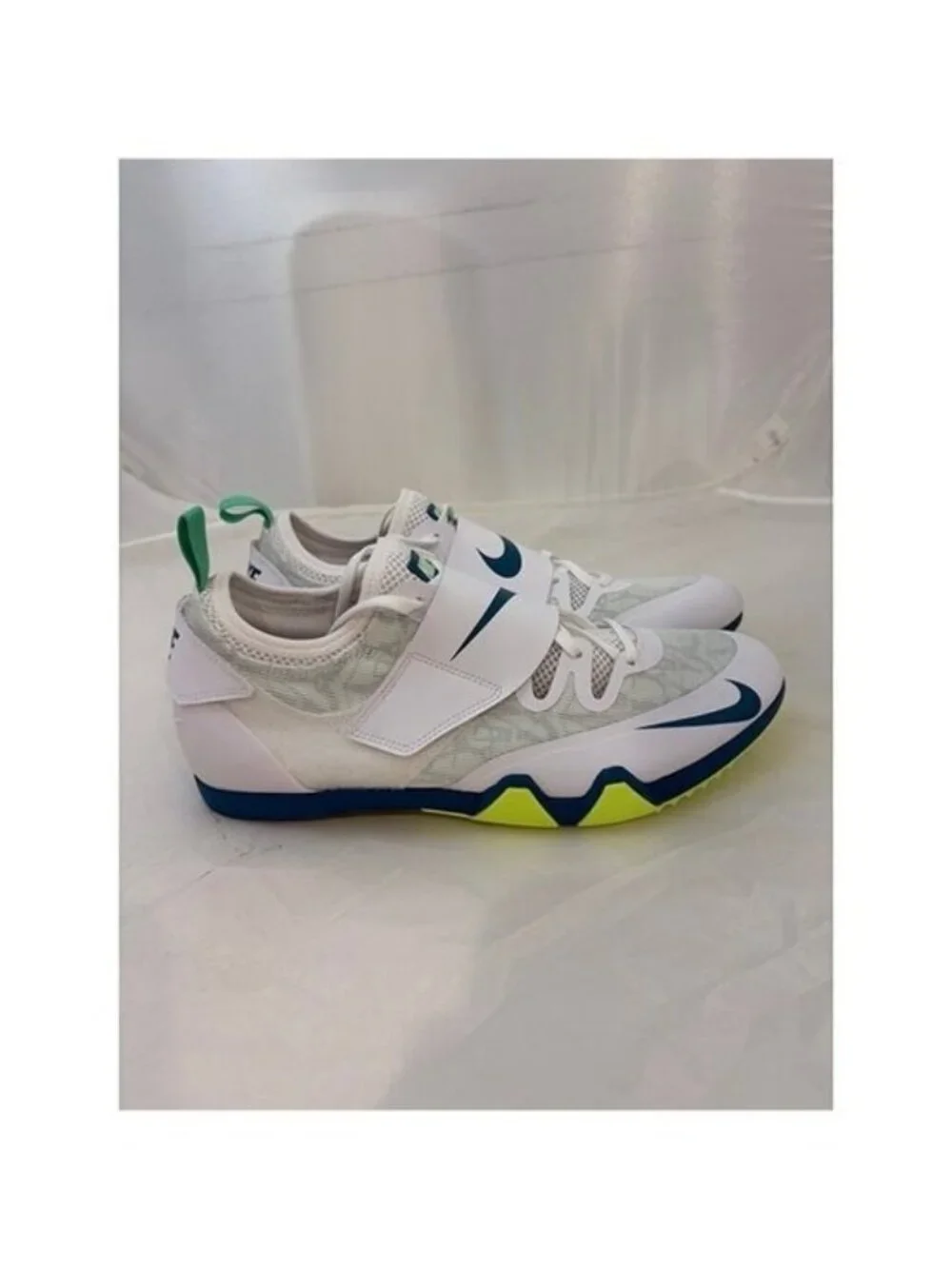 Nike read description
